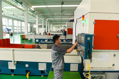 挺起高質量發展的脊梁——威海“雙招雙引”暨項目建設推進大會觀摩項目亮點紛呈聚焦機械設備研發